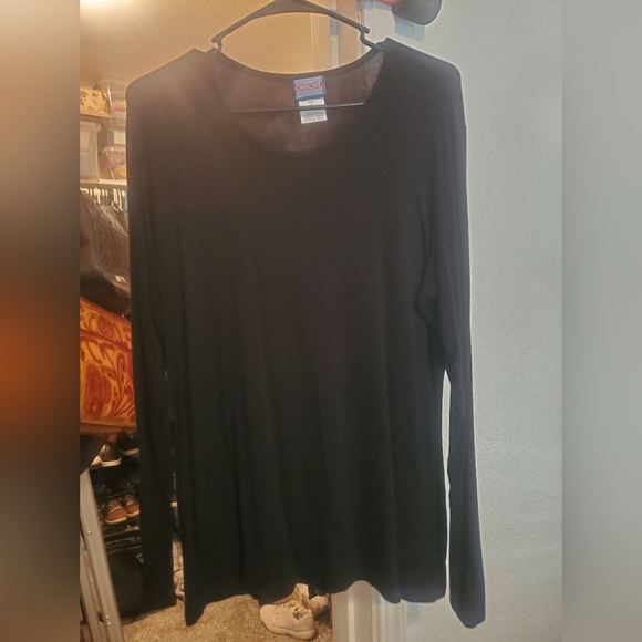 Long Sleeve Under Shirts for Layering or Under Scrubs - Picture 2 of 6